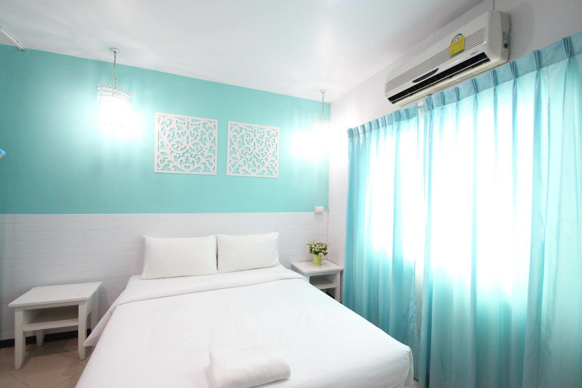 Preme Hostel Bangkok Exterior foto